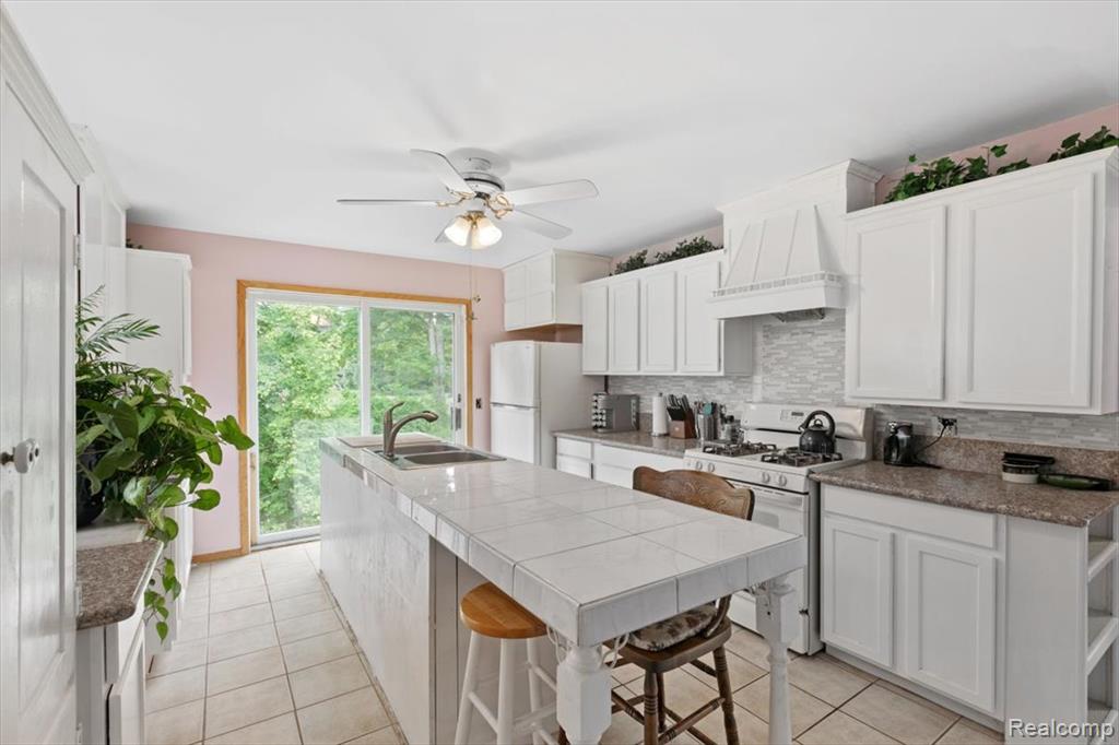 1615 N Lakeshore Road, Port Sanilac, MI 48469 — Photo 8