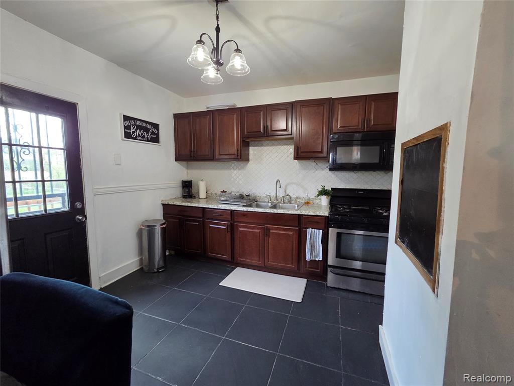 202 Connecticut Street, Highland Park, MI 48203 — Photo 15