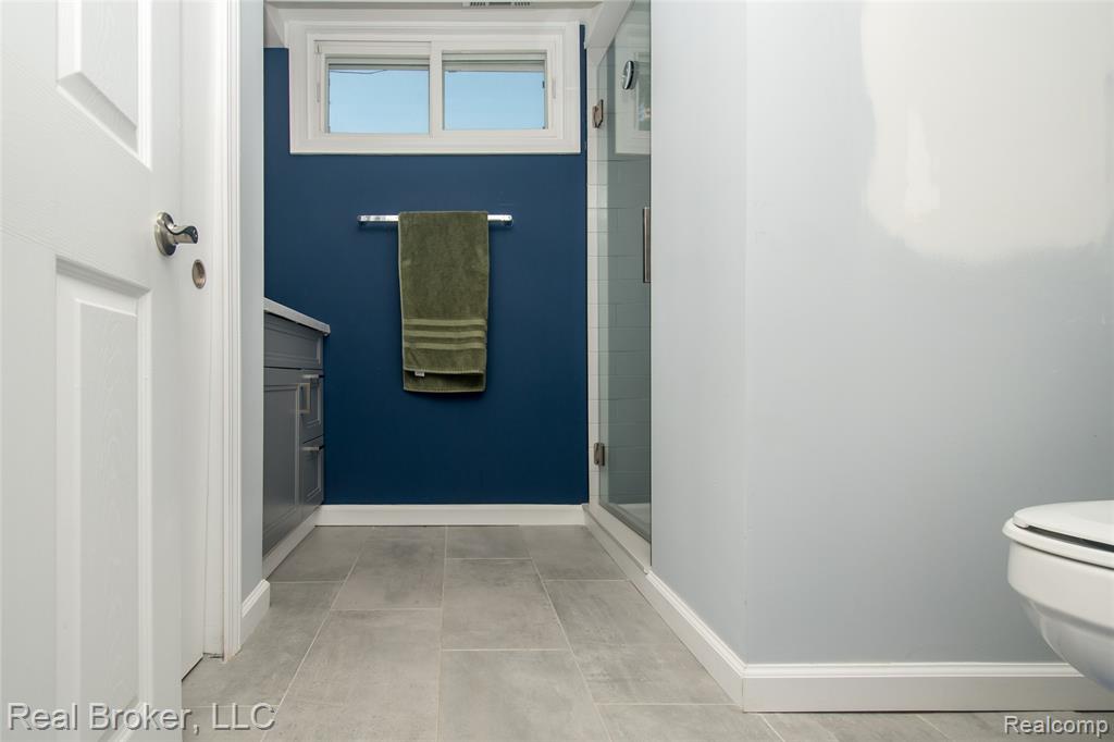 5103 Ridgetop Drive, Waterford, MI 48327 — Photo 27