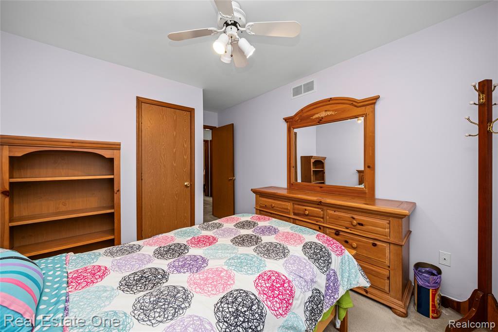 27586 David Givens Street, Warren, MI 48092 — Photo 32