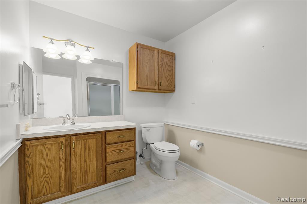 21366 Mulberry Court, Farmington Hills, MI 48336 — Photo 17
