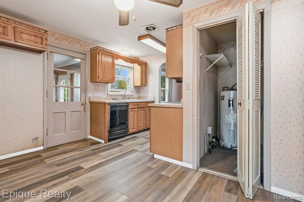 3560 Milton Road, Fort Gratiot, MI 48059 — Photo 9