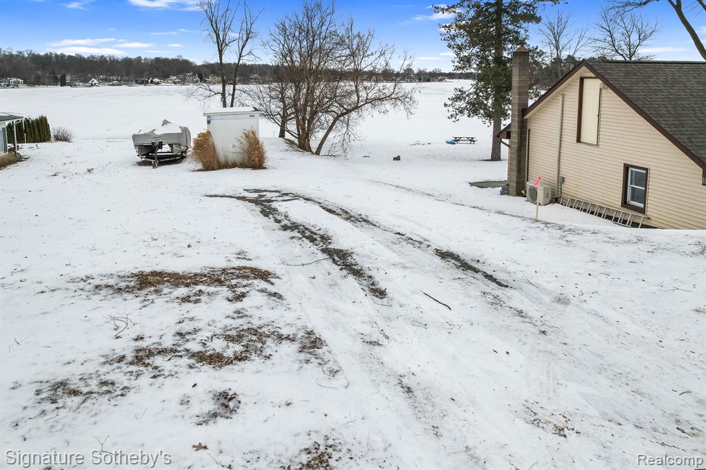 8041 GRAND RIVER Road, Brighton, MI 48114 — Photo 20