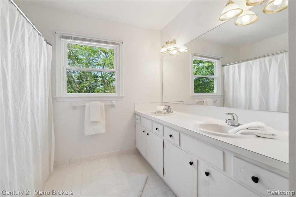 5175 CANDLEWOOD Drive, Grand Blanc, MI 48439 — Photo 20