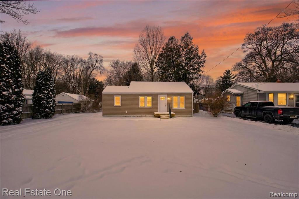 3267 Mills Acres Street, Flint, MI 48506 — Photo 2