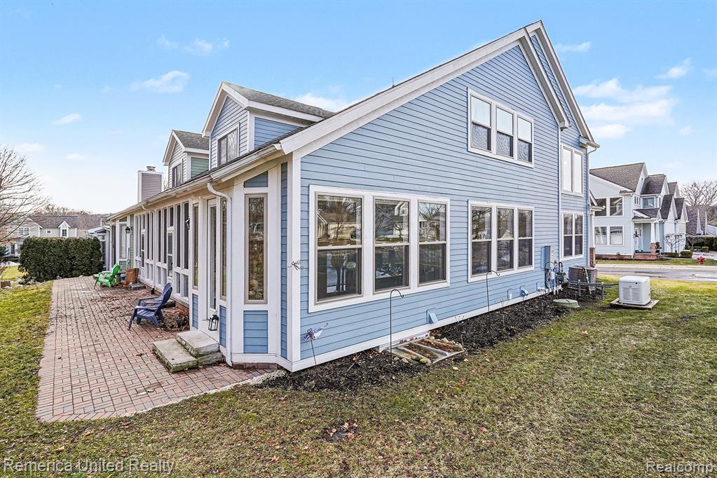 301 River Wood Trail, Milford, MI 48381 — Photo 13
