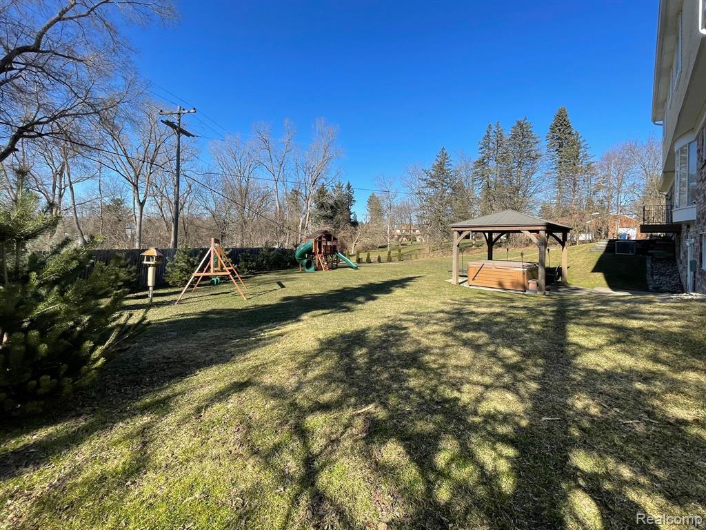 5126 Glengate Road, Rochester, MI 48306 — Photo 46