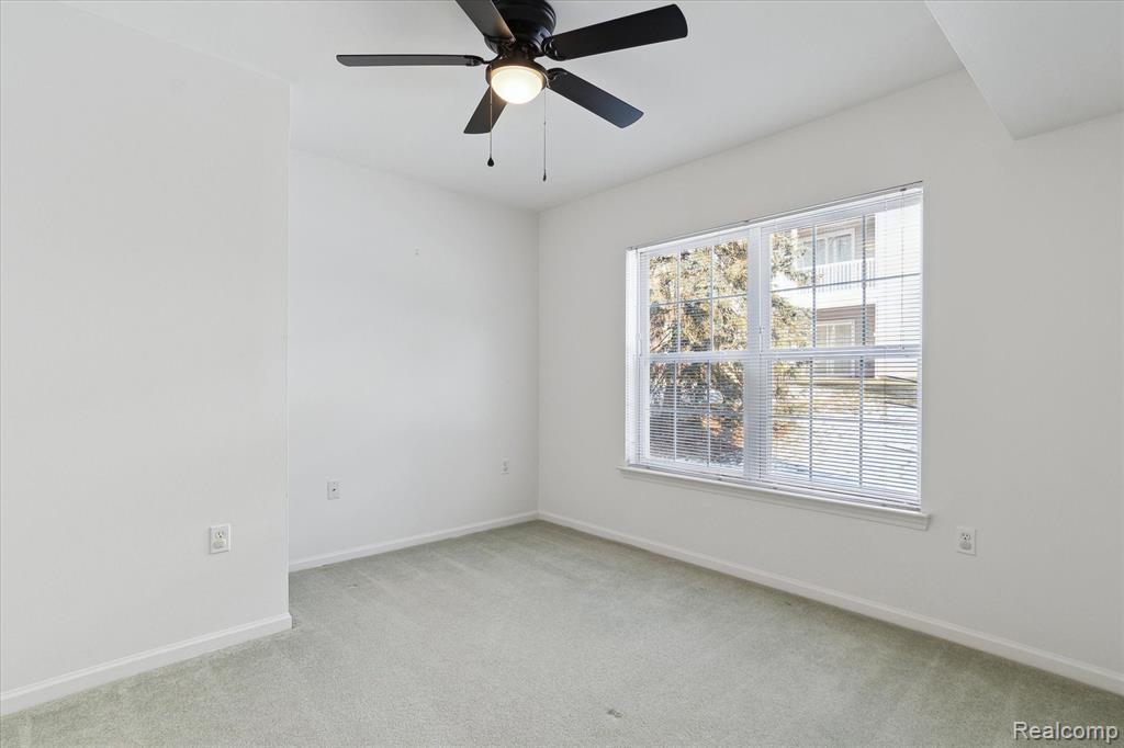 2670 S KNIGHTSBRIDGE Circle, Ann Arbor, MI 48105 — Photo 20