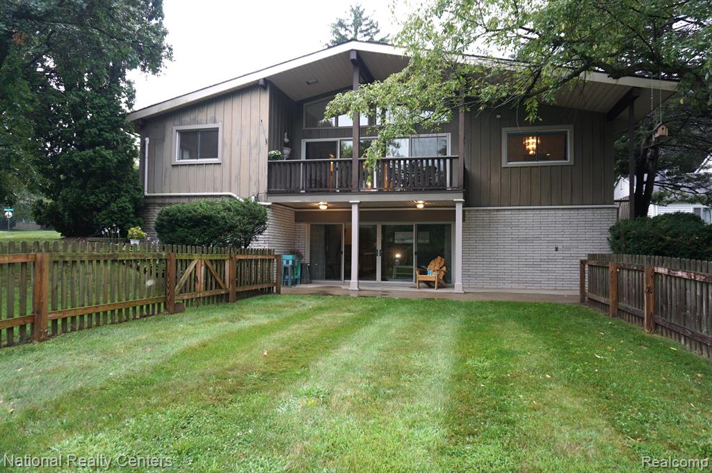 4858 GRANDVIEW Drive, Ypsilanti, MI 48197 — Photo 2