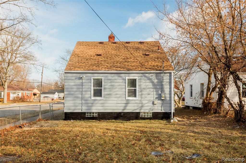 19100 Kingsville Street, Harper Woods, MI 48225 — Photo 16