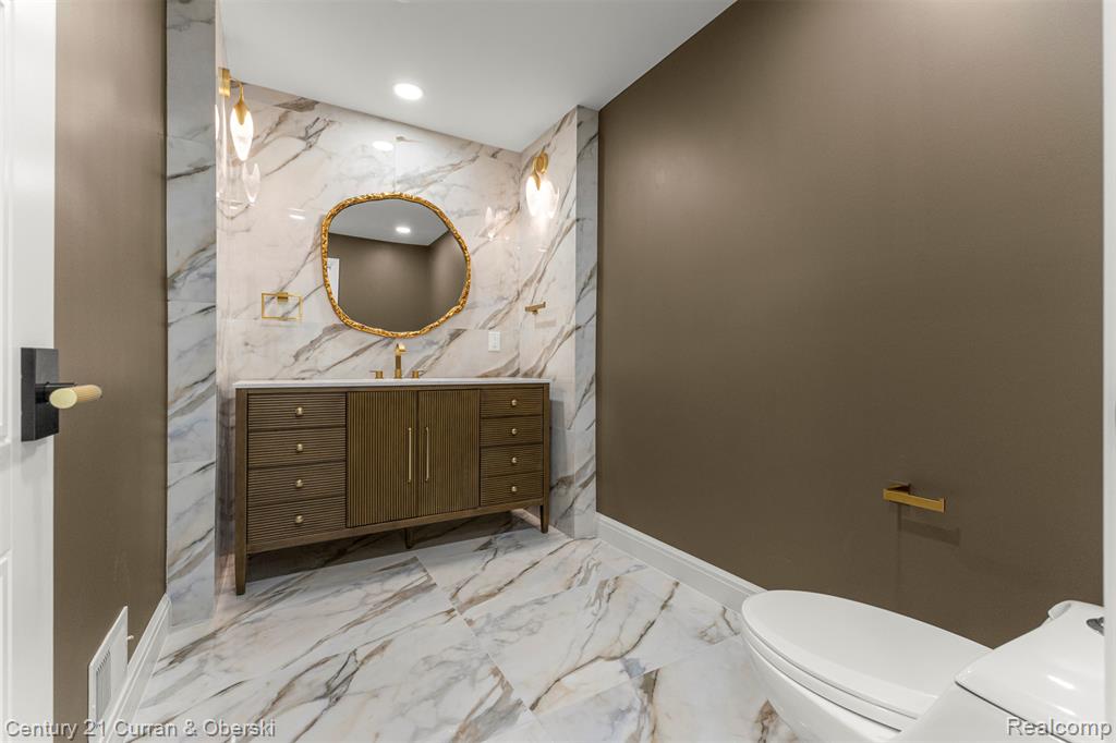 2211 Golfview Drive, Dearborn, MI, 48128
