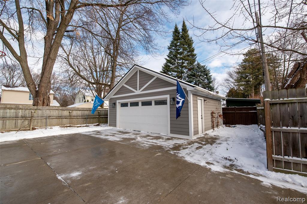 422 Walnut Avenue, Royal Oak, MI 48073 — Photo 11
