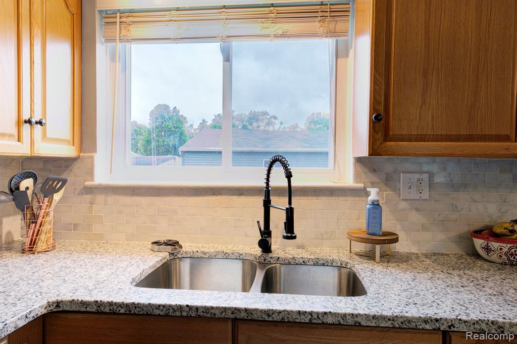 42208 HAYES Street, Belleville, MI 48111 — Photo 13