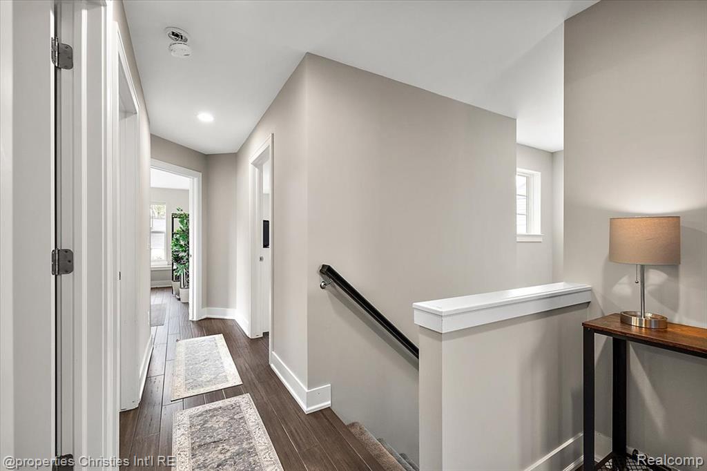 581 S Winding Drive, Waterford, MI 48328 — Photo 12
