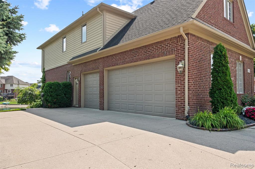 54468 Flamingo Drive, Shelby Twp, MI 48315 — Photo 44