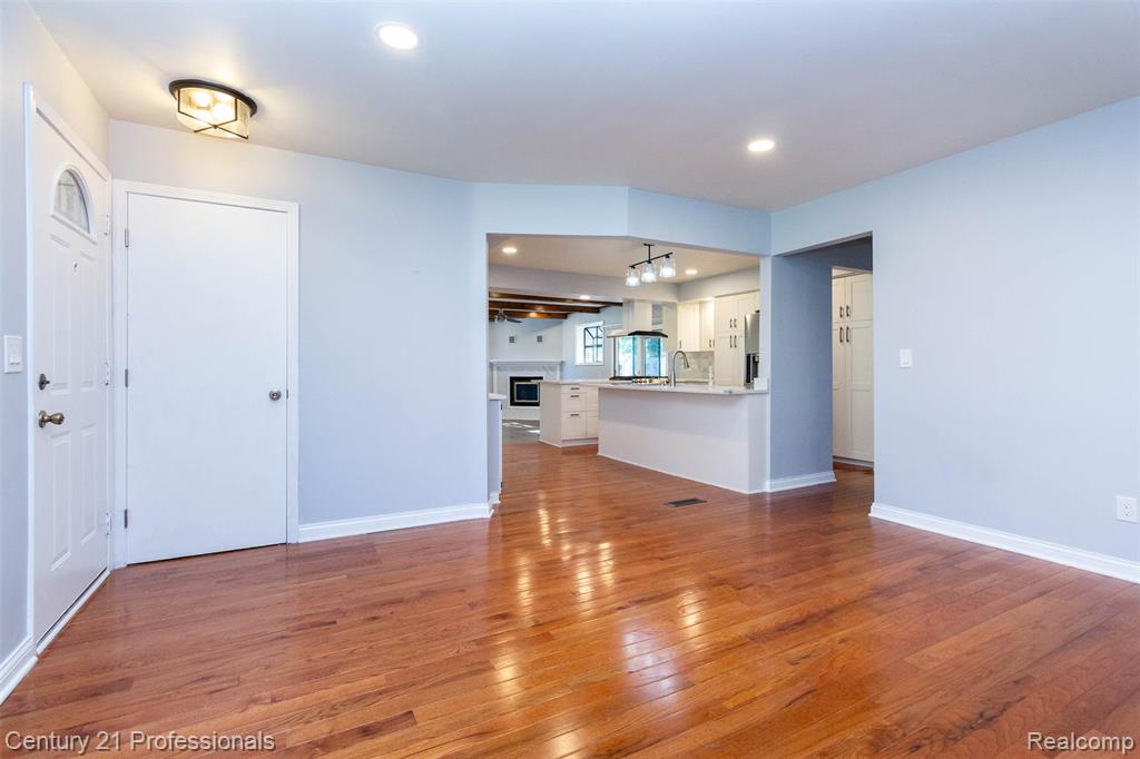 5190 Babbit Drive, Troy, MI 48085 — Photo 7