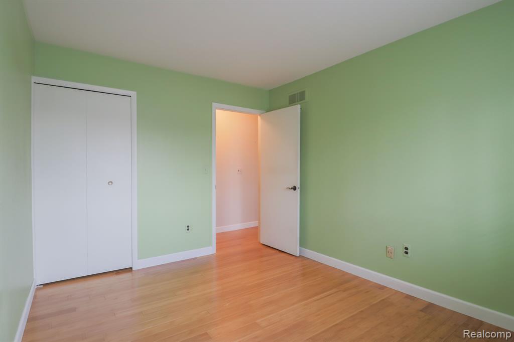 1816 SHIRE, Royal Oak, MI 48073 — Photo 20