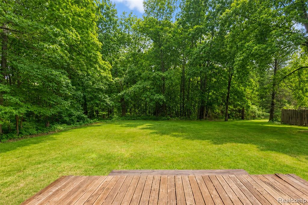 555 Tomahawk Trail, Highland, MI — Photo 32