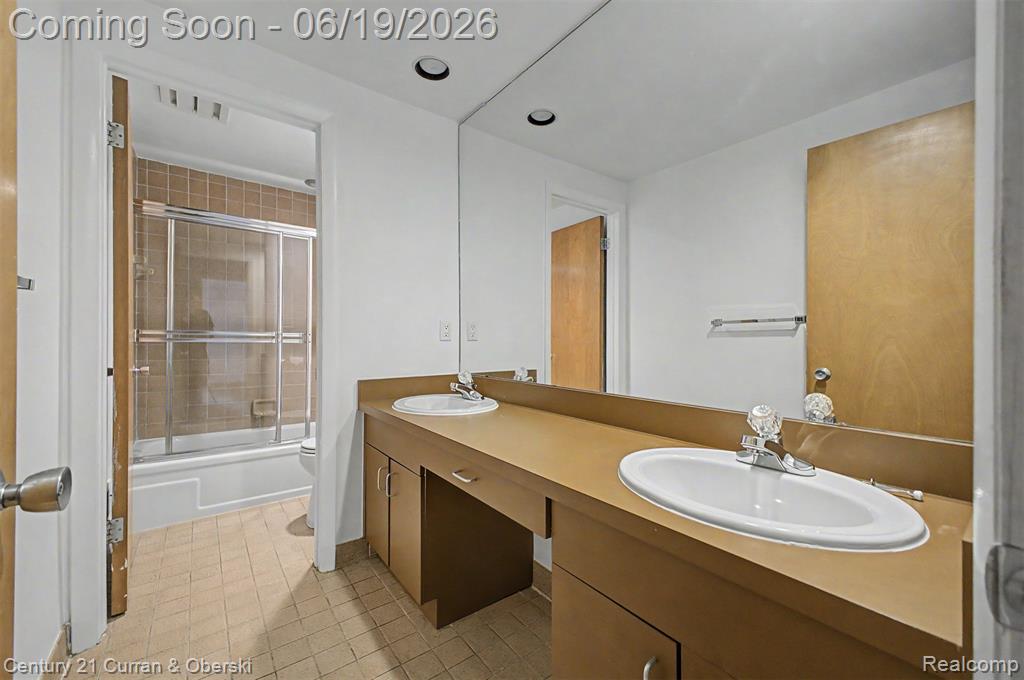 4231 Windridge Court, West Bloomfield, MI 48323 — Photo 20