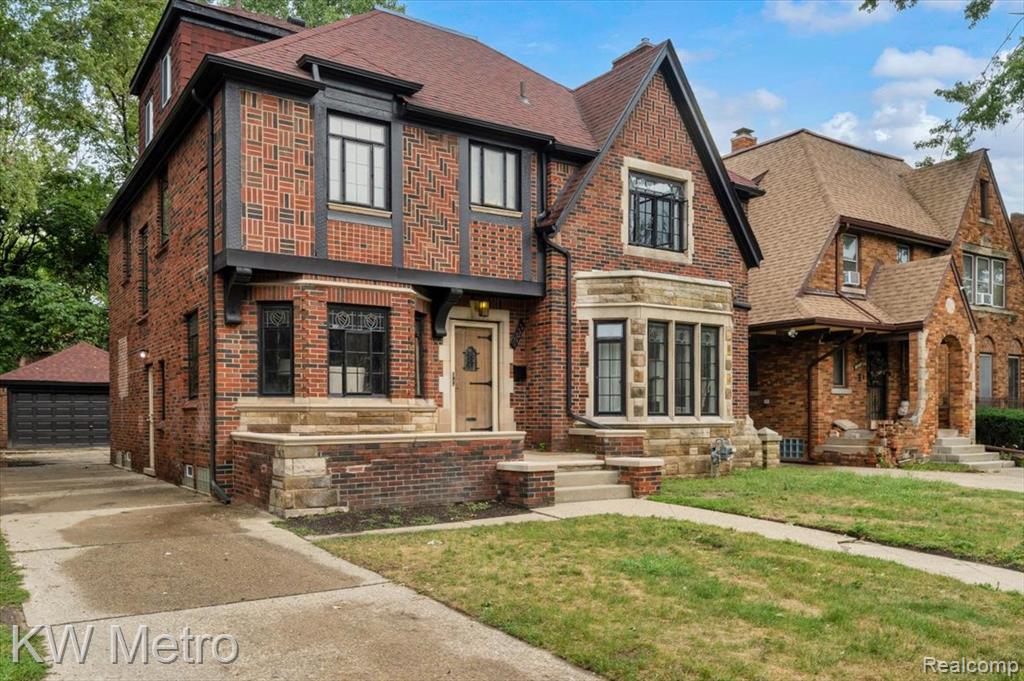 19022 Wildemere Street - Photo 2