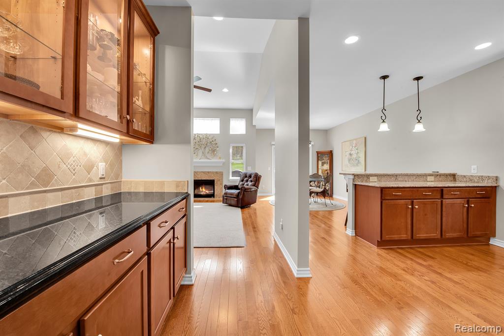 9549 KINGSWAY Circle, Clarkston, MI 48348 — Photo 7