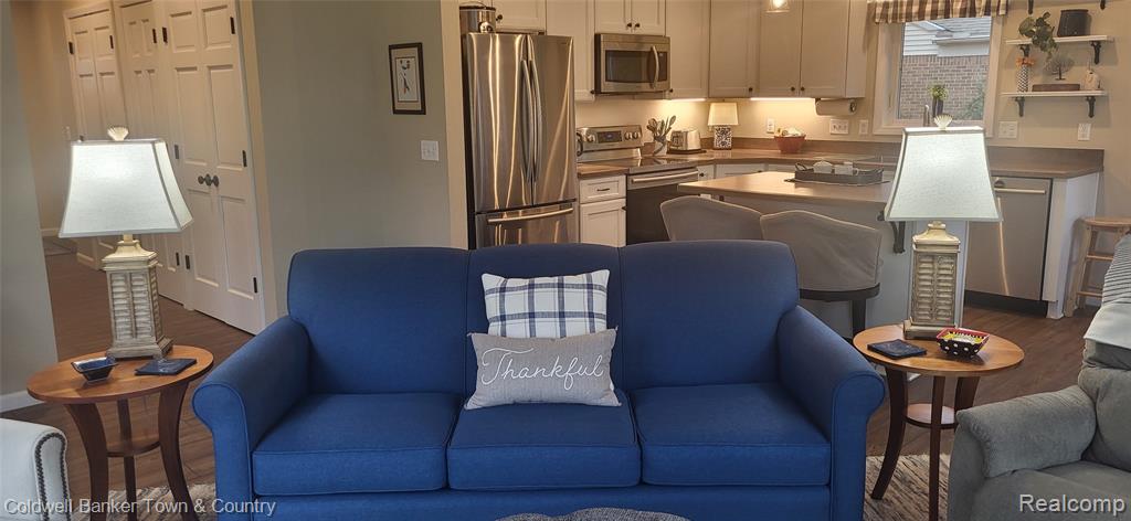 10557 Kenicott Trail, Brighton, MI 48114 — Photo 38