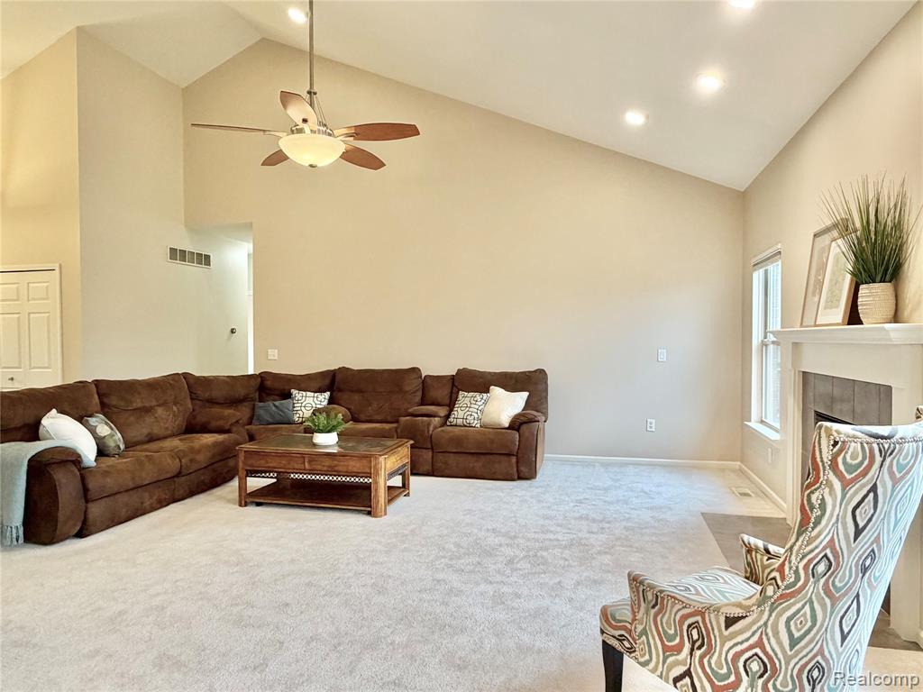 4438 Thornhill Drive, Auburn Hills, MI 48326 — Photo 10