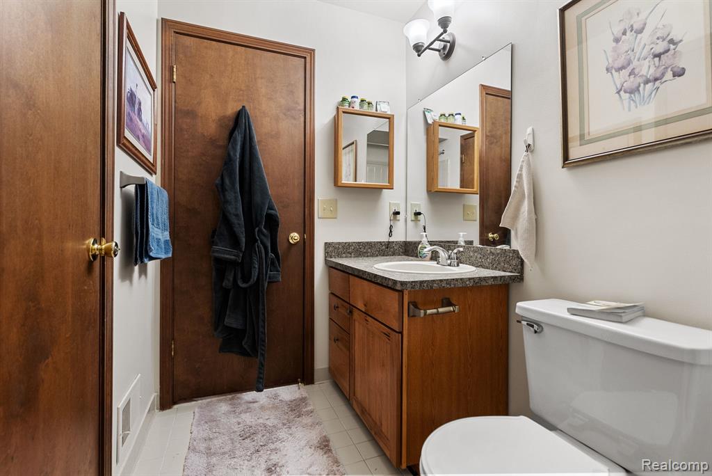 42917 Freeport Drive, Sterling Heights, MI 48313 — Photo 27