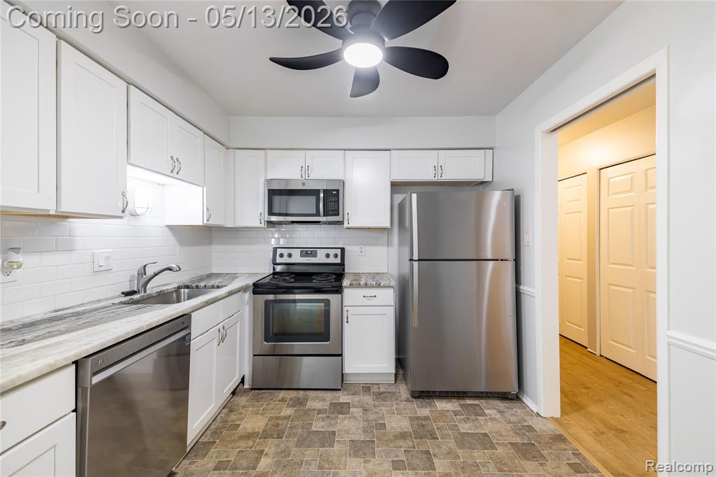 8127 Colony Drive, 23, Grosse Ile, MI 48138 — Photo 12