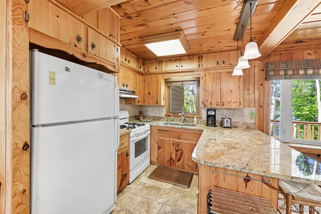 9516 E Gaylanta Drive, Atlanta, MI 49709 — Photo 14