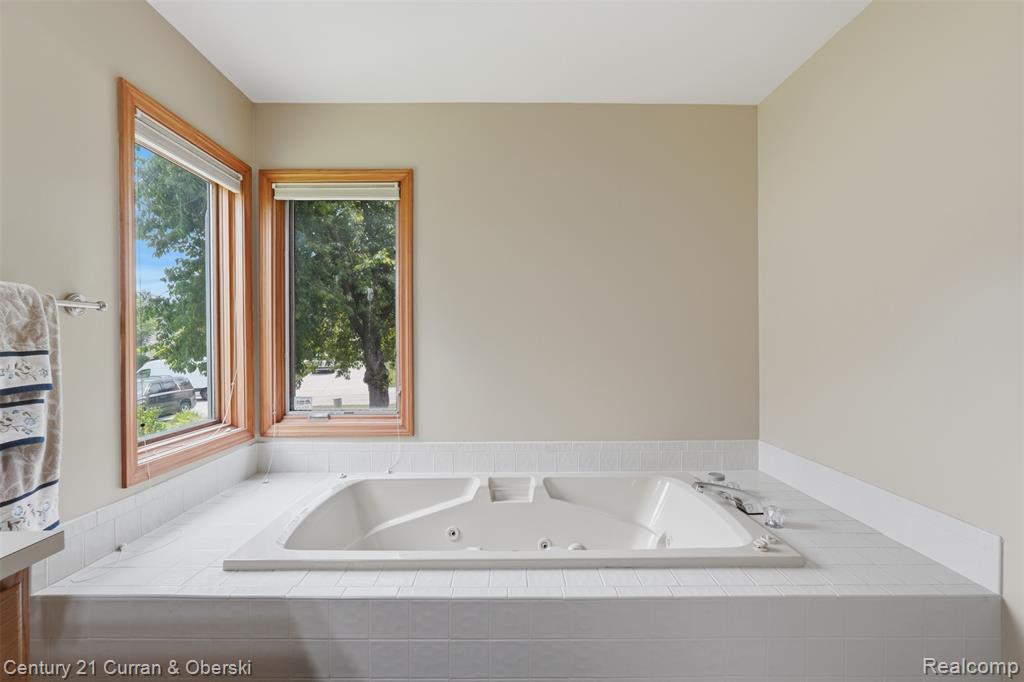 30785 Mystic Forest Drive, Farmington, MI 48331 — Photo 20