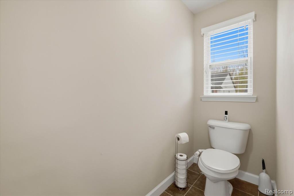 1114 Wales Drive, Lake Orion, MI — Photo 24