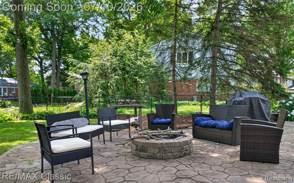 748 Randall Drive, Troy, MI 48085 — Photo 35