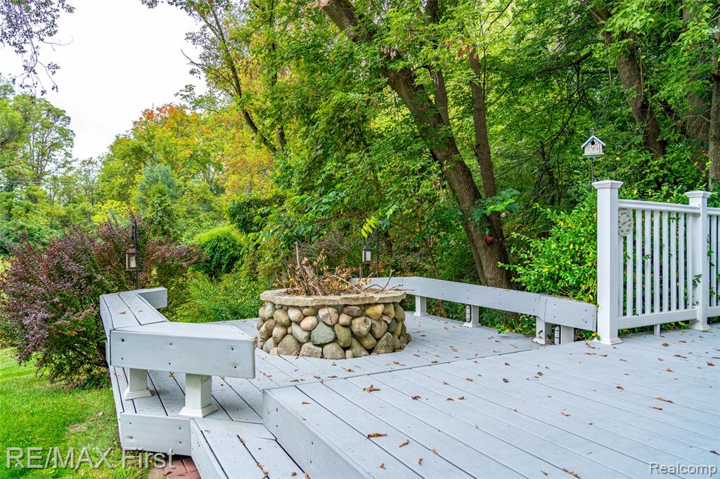 7470 Thornwood Street, Canton, MI 48187 — Photo 16