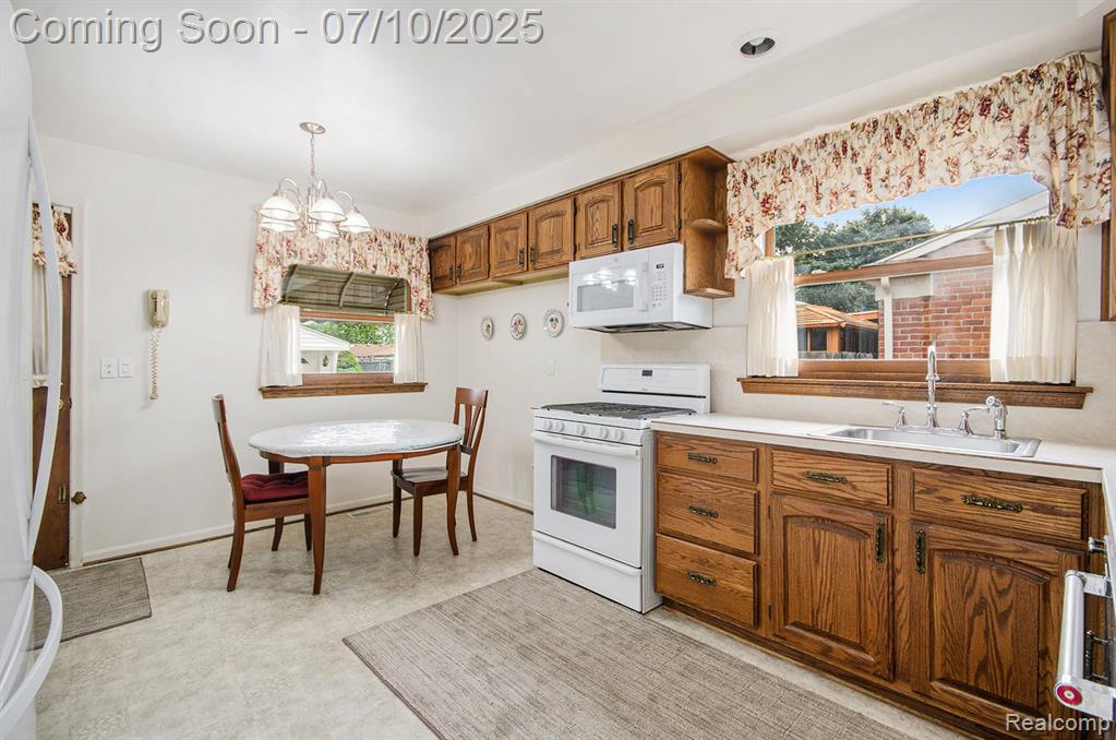 6147 Dwight Street, Dearborn Heights, MI 48127 — Photo 4