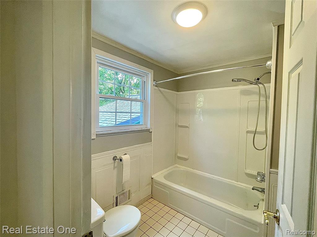 4620 Kempf Street, Waterford, MI 48329 — Photo 21