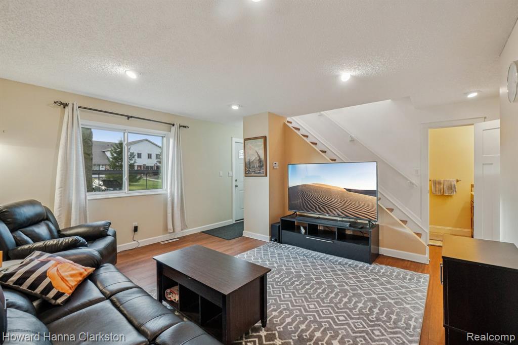 7220 Bluewater Drive, 141, Clarkston, MI 48348 — Photo 2