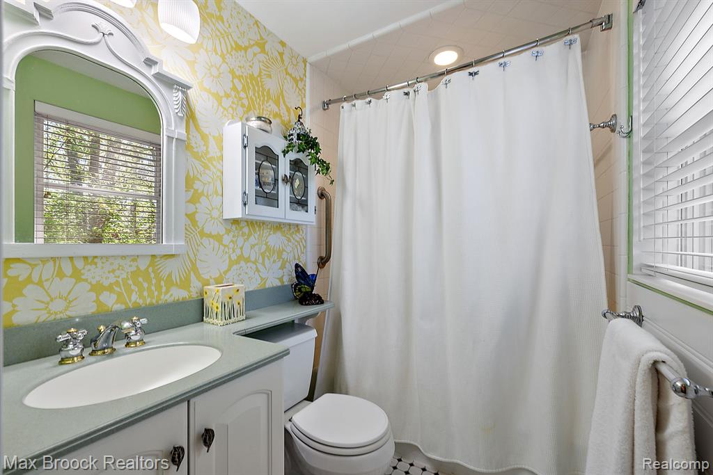 4029 CORNWALL Street, Berkley, MI 48072 — Photo 32