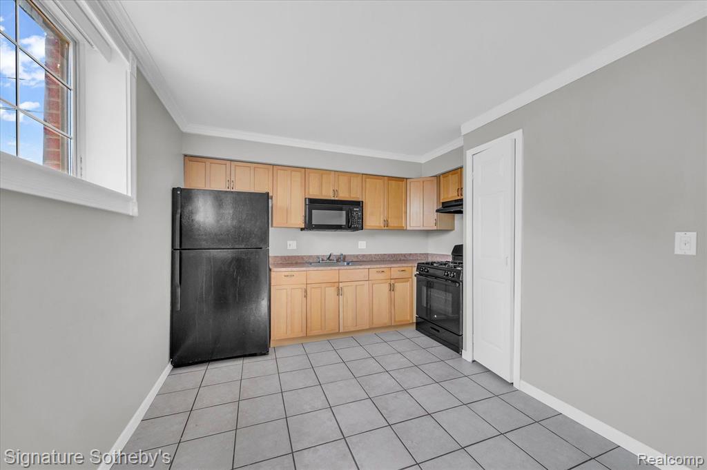 8260 CRESTVIEW Drive, C1, Sterling Heights, MI 48312 — Photo 16