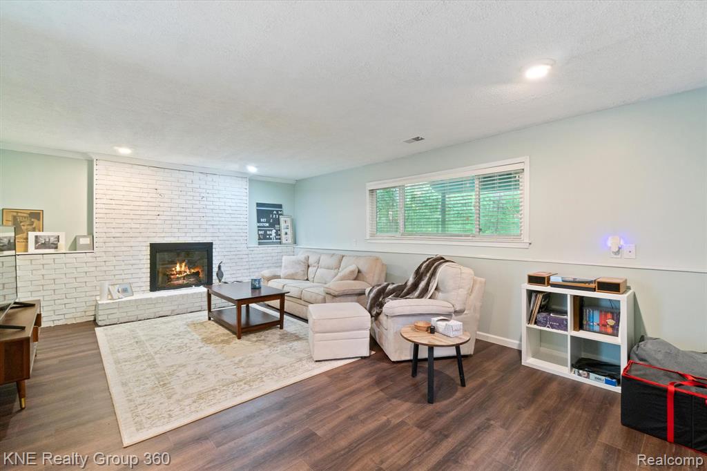 5022 Golf Club Road, Howell, MI 48843 — Photo 31