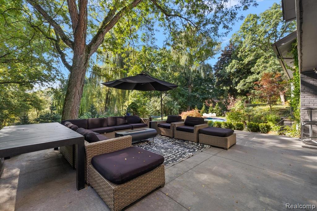 7315 Lindenmere Drive, Bloomfield Hills, MI 48301 — Photo 47