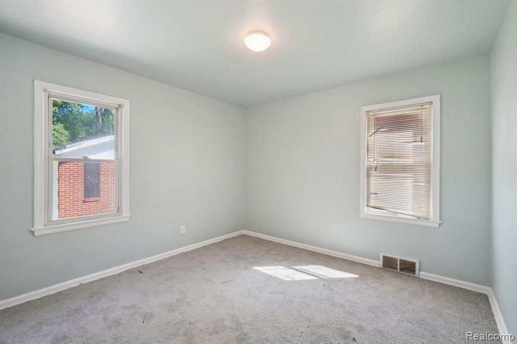 9976 Warwick Street, Detroit, MI 48228 — Photo 21