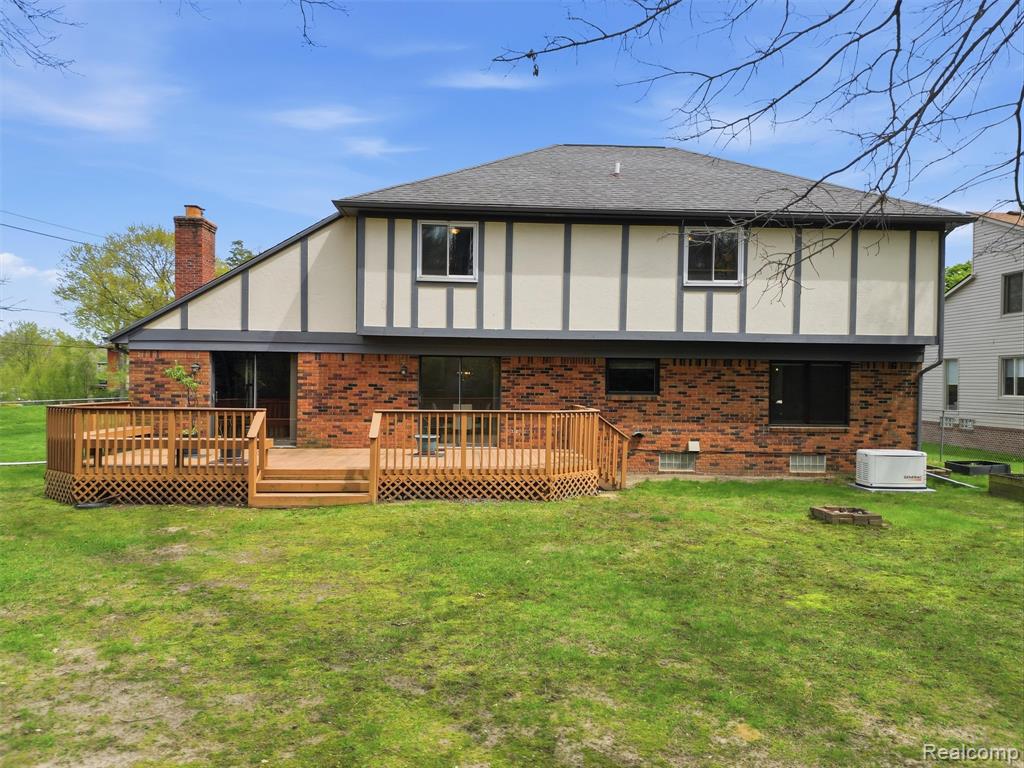 5800 Naneva Court, West Bloomfield, MI — Photo 43