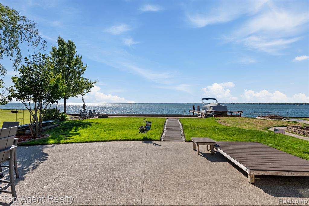 7910 ANCHOR BAY Drive, Clay, MI 48001 — Photo 38