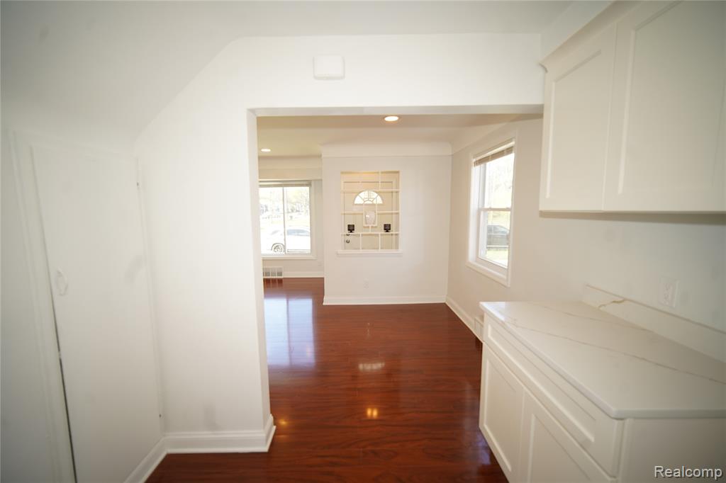 16047 W Chicago Street, Detroit, MI 48228 — Photo 8