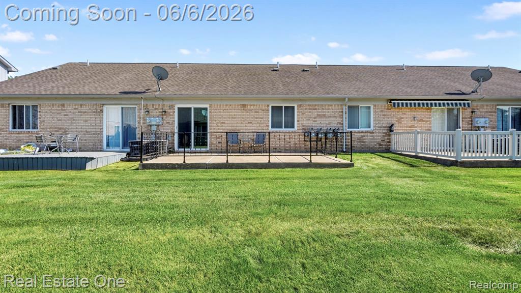 23344 Bunte Court, 43, Trenton, MI 48183 — Photo 18