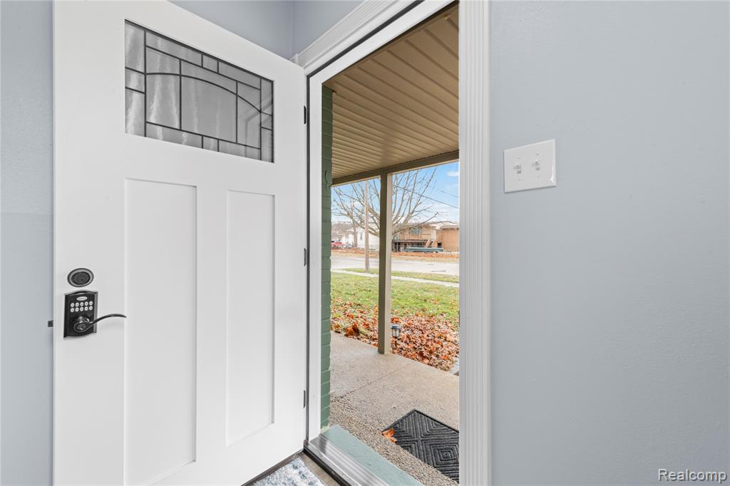 31630 E Ditner Drive, Rockwood, MI — Photo 5