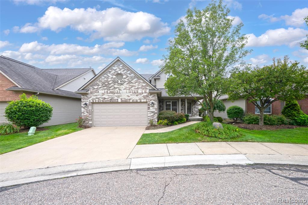 5729 Windspirit Court, 36, Waterford, MI 48327 — front exterior