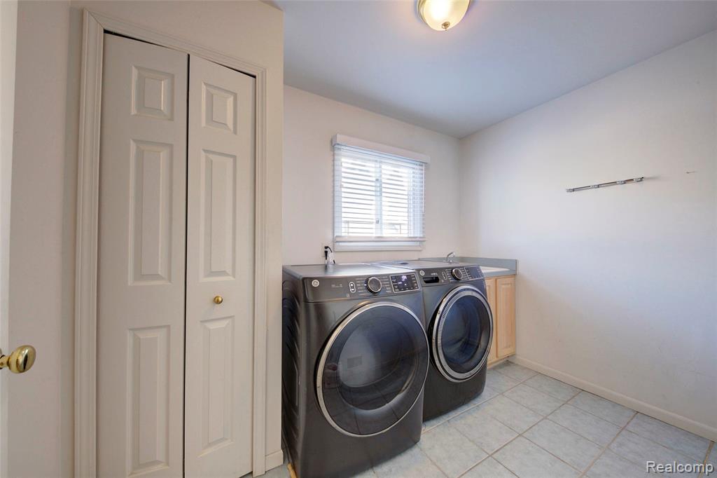 15756 Lamont Drive, Macomb, MI 48042 — Photo 18