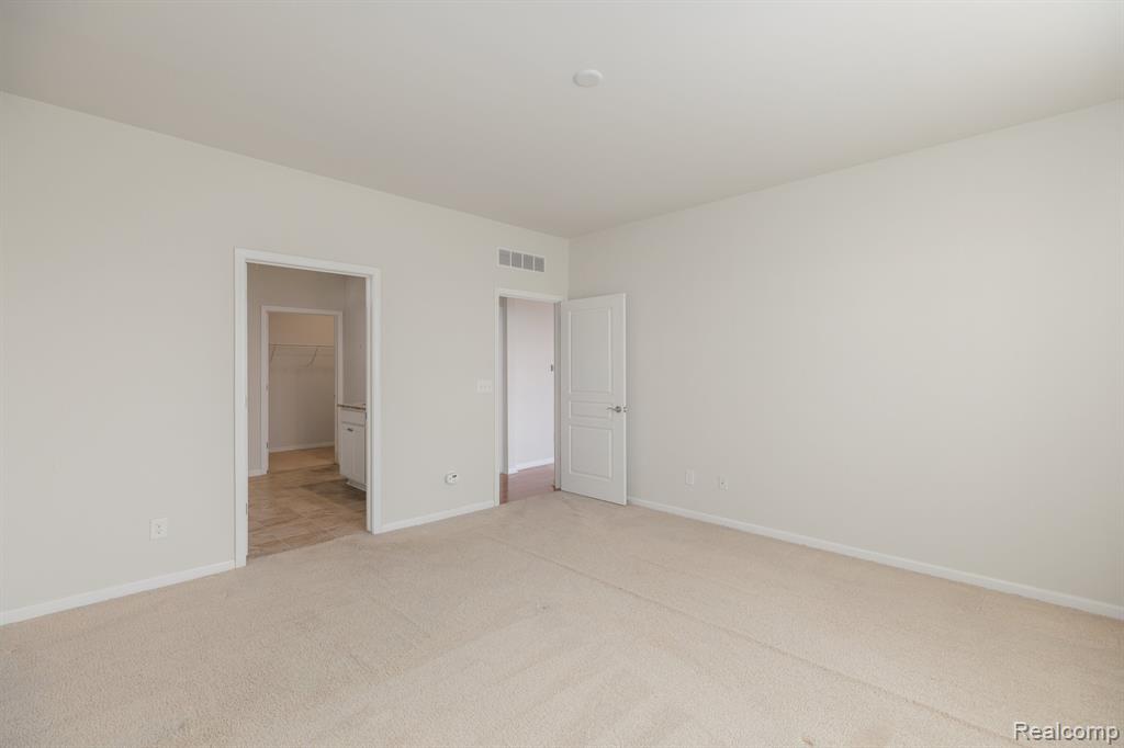 9336 SAINT ANDREWS Drive, Grand Blanc, MI 48439 — Photo 12